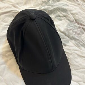 Babaton Classic Black Cap